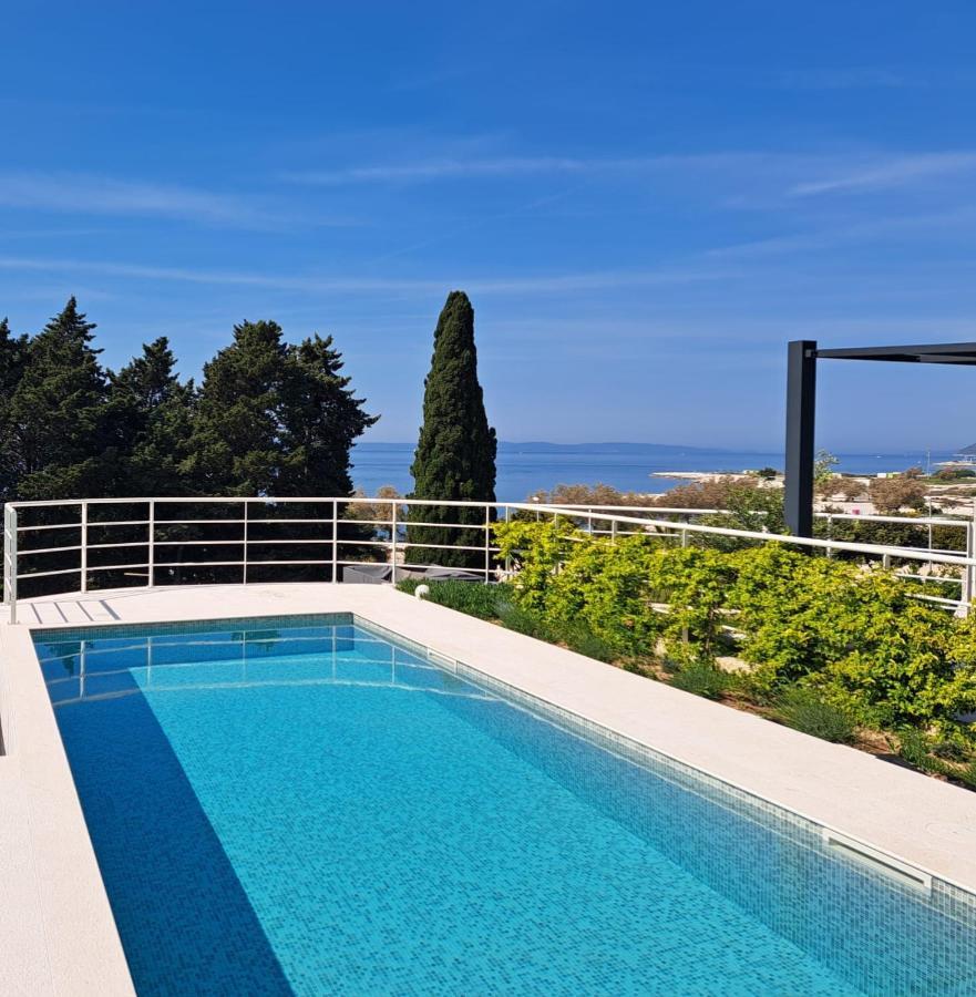 Apartment With Private Pool Split Exteriör bild