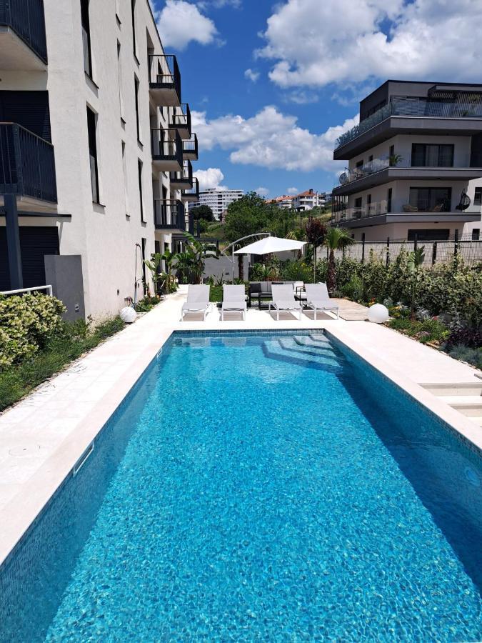 Apartment With Private Pool Split Exteriör bild