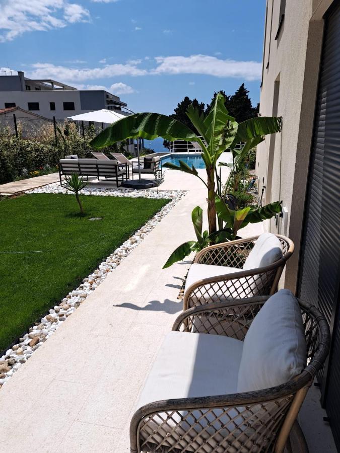 Apartment With Private Pool Split Exteriör bild