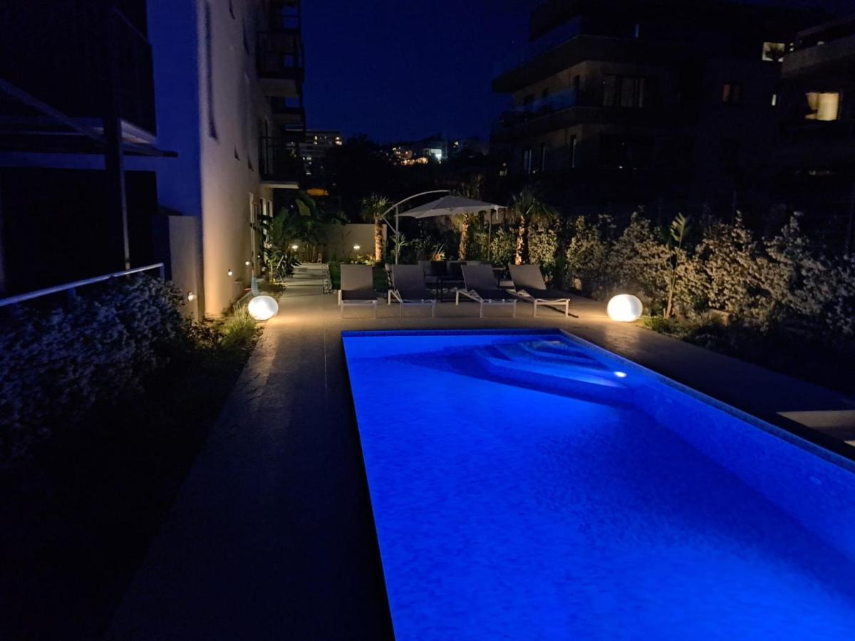 Apartment With Private Pool Split Exteriör bild