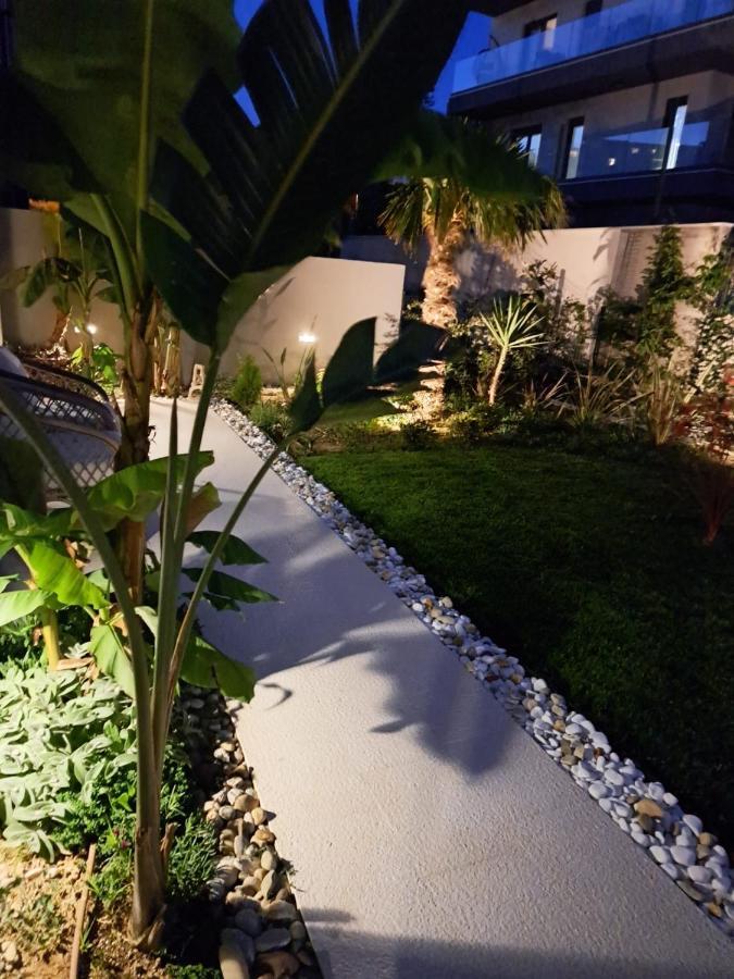 Apartment With Private Pool Split Exteriör bild